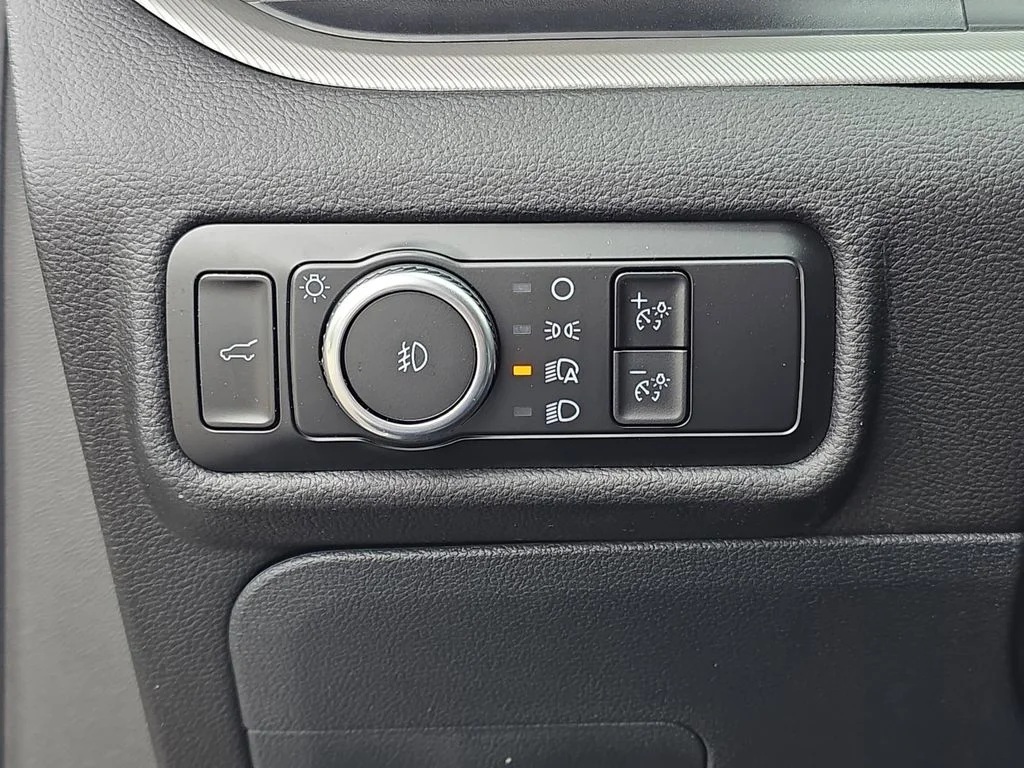Certified Used 2023 White Metallic Ford XLT image 24