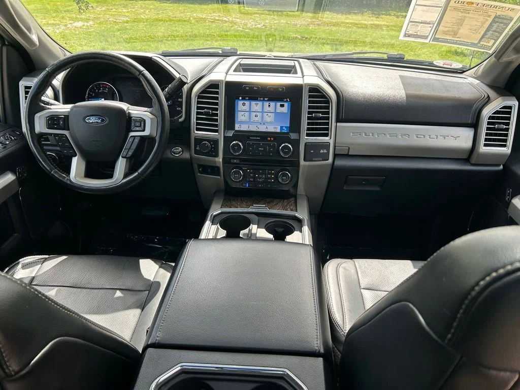 Used 2017 White Gold Metallic Ford Lariat image 10