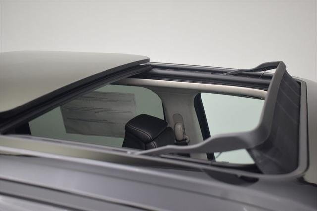 New 2027 Diamond Black Crystal Pearl-Coat Exterior Paint RAM Tungsten image 9