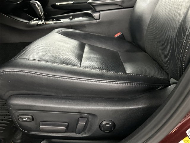 2018 Toyota Avalon Hybrid Plus XLE Premium Limited photo 3