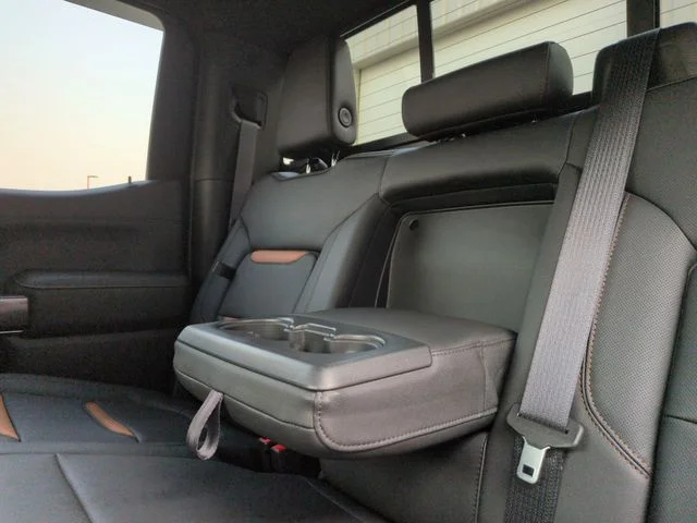 Used 2021 Summit White GMC  image 26