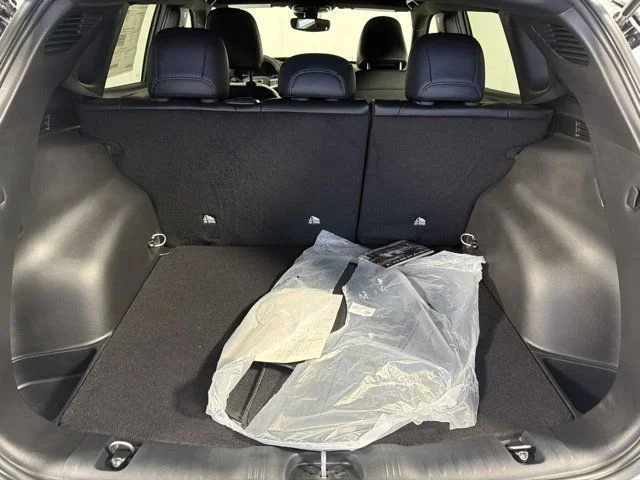 New 2026 White Jeep Latitude image 11