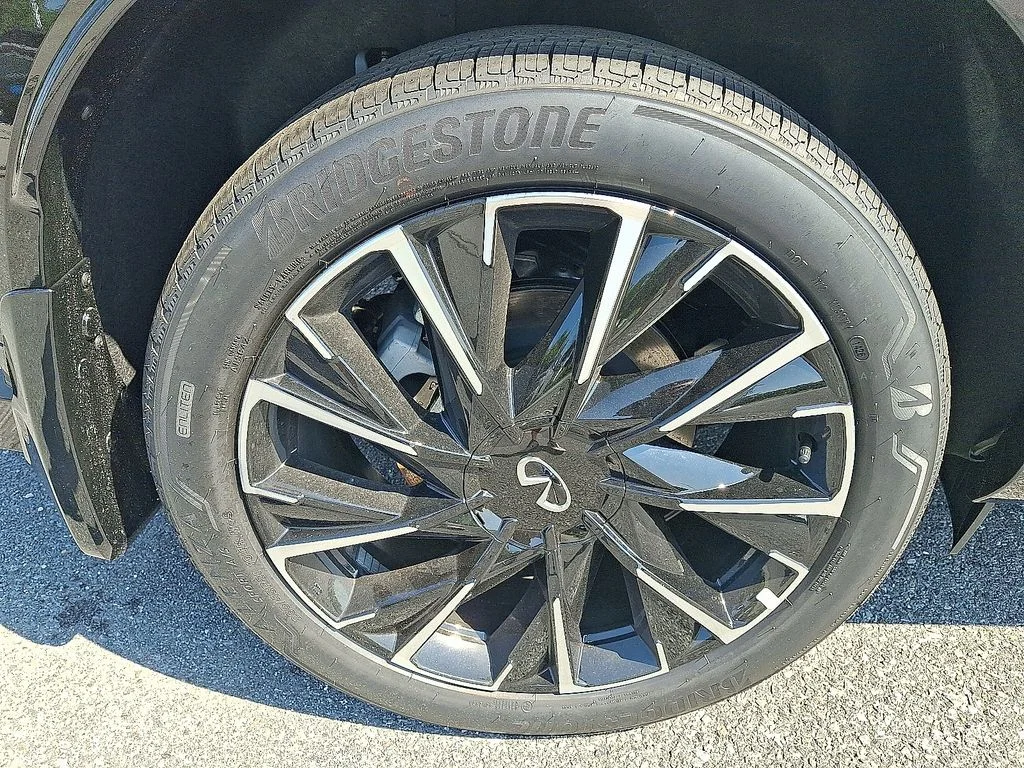 New 2027 Black INFINITI AUTOGRAPH image 5