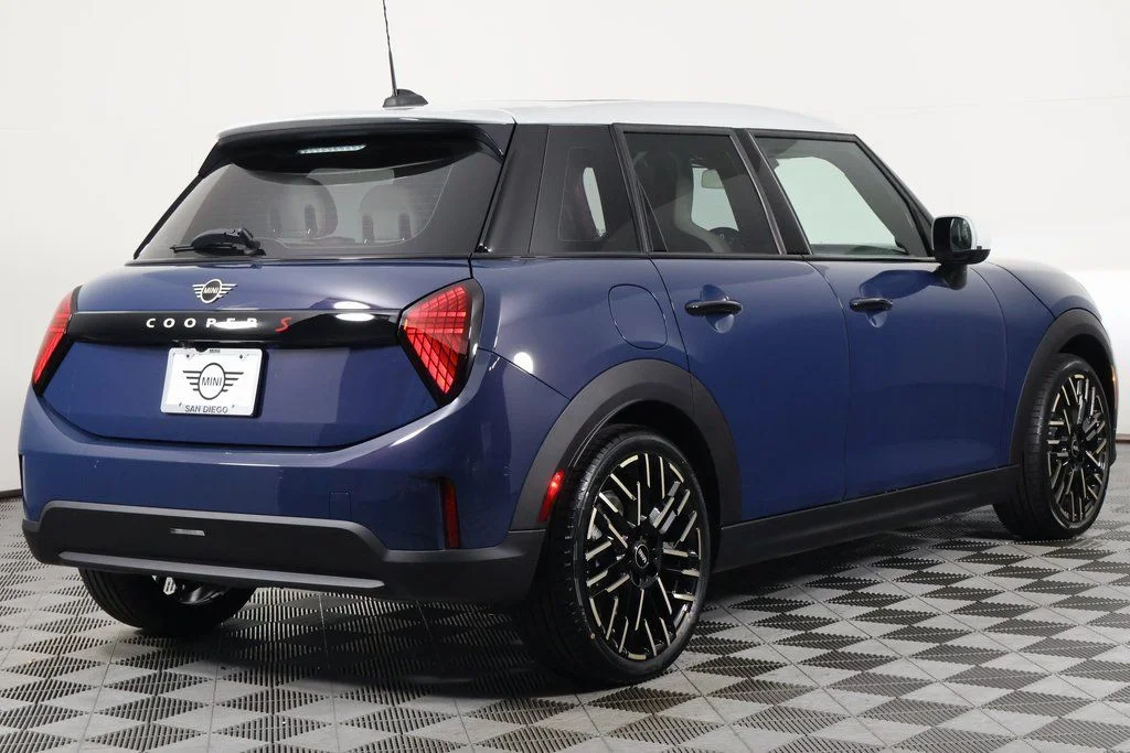 New 2026 Blue Metallic MINI Iconic image 2