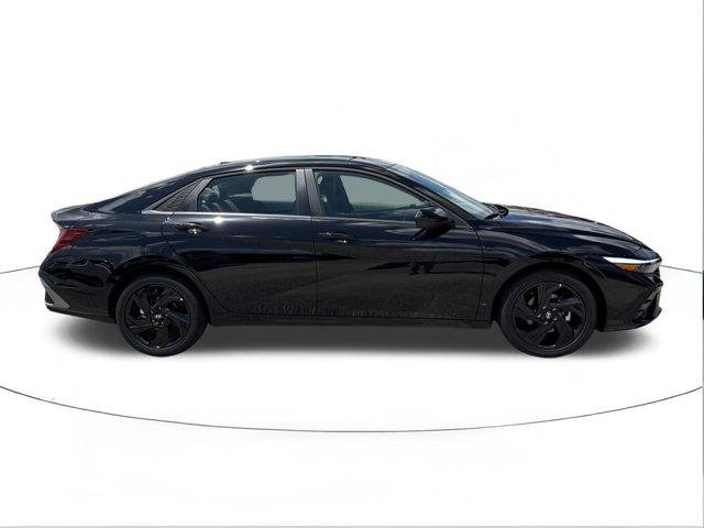 New 2026 Abyss Black Hyundai SEL Sport Premium image 2