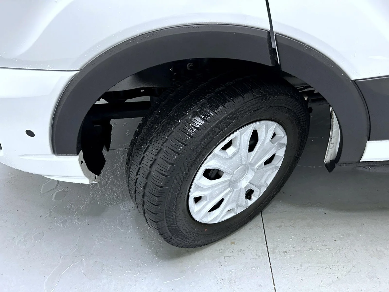 Used 2025 White Ford XLT image 22