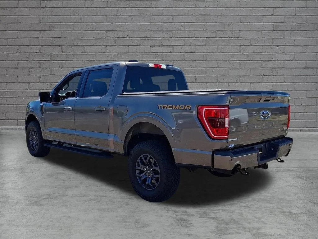 Used 2022  Ford XL image 37