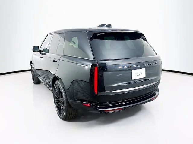 New 2026 Black Land Rover SE image 7