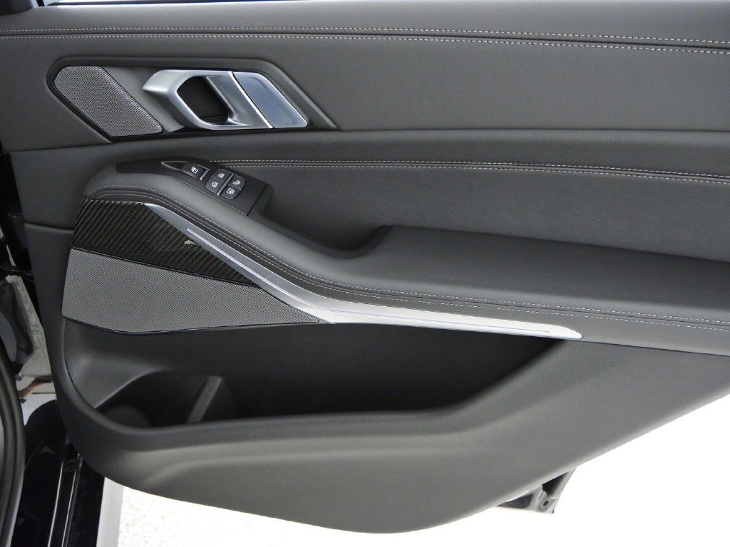 New 2027 Black Sapphire Metallic BMW M60i image 25