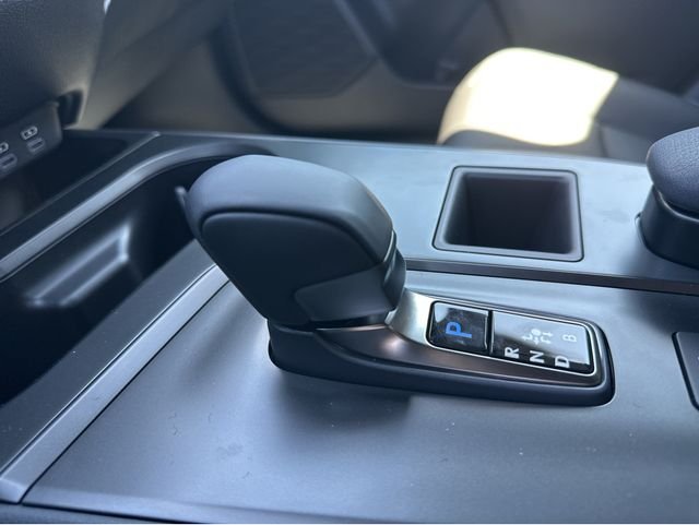 2026 Lexus UX Hybrid 300h - Photo 30