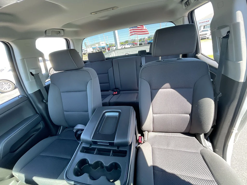 Used 2018 Silver Ice Metallic Chevrolet LT image 19