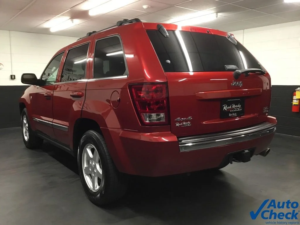 Used 2005 Red Jeep Limited image 8