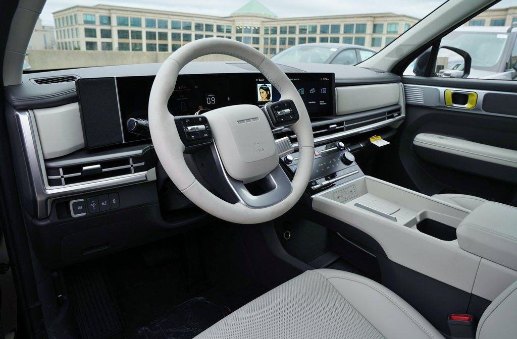 New 2026 Phantom Black Hyundai SEL image 10