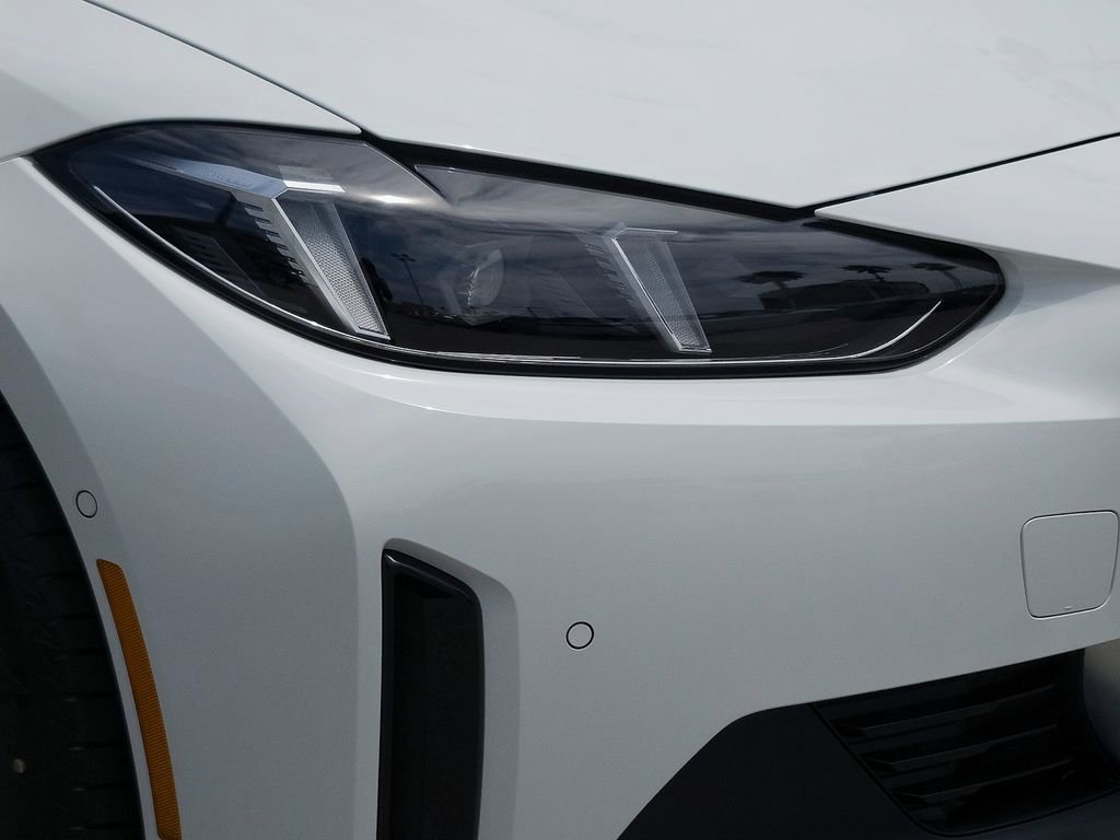 New 2026 Alpine White BMW eDrive40 image 5