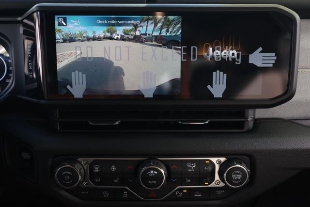 New 2025 Granite Crystal Metallic Clear-Coat Exterior Paint Jeep Willys image 28