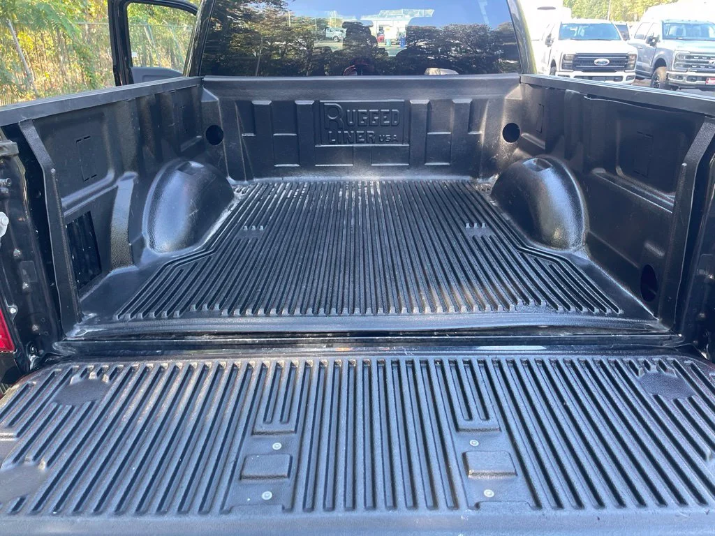 Used 2023 Black Ford XLT image 25