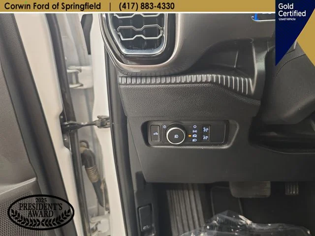 Used 2024 Oxford White Ford XLT image 32