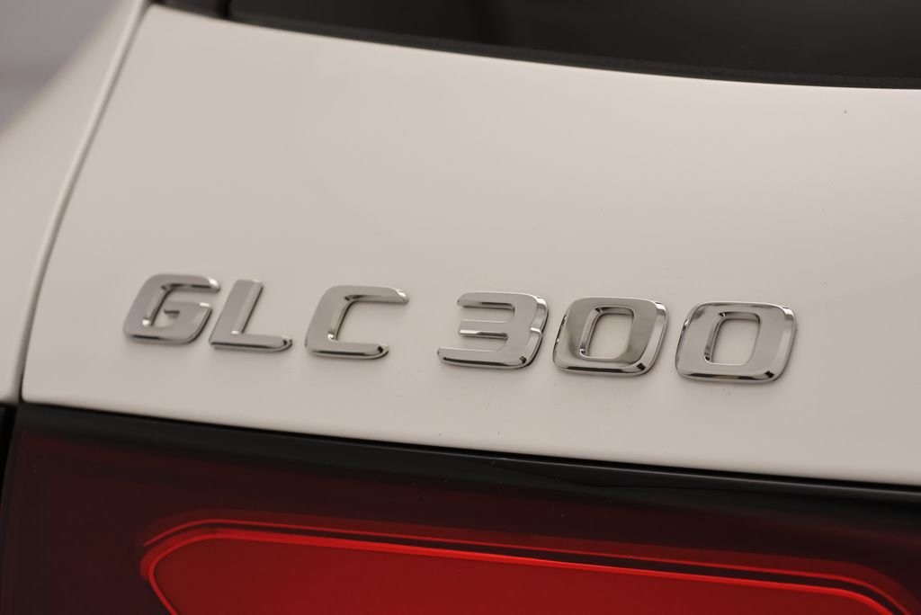 Certified Used 2026 Polar White Mercedes-Benz GLC 300 image 9