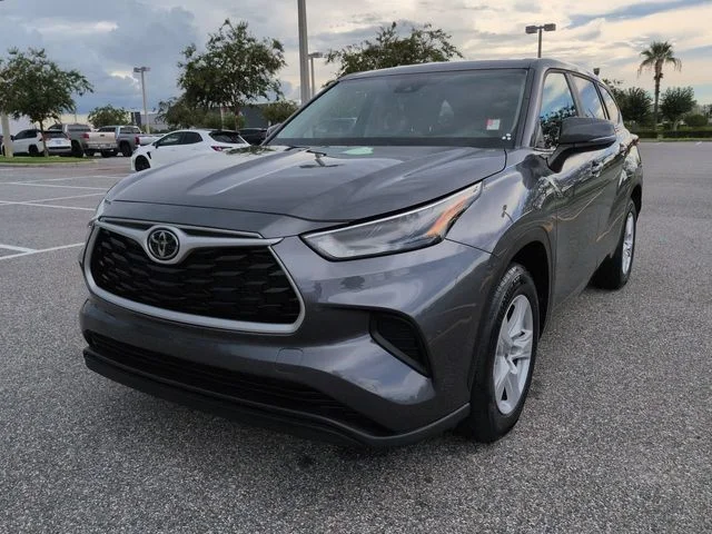 Used 2023 Gray Toyota L image 8