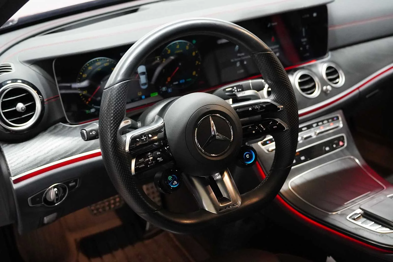Used 2022 MANUFAKTUR Cardinal Red Mercedes-Benz AMG® E 53 image 10