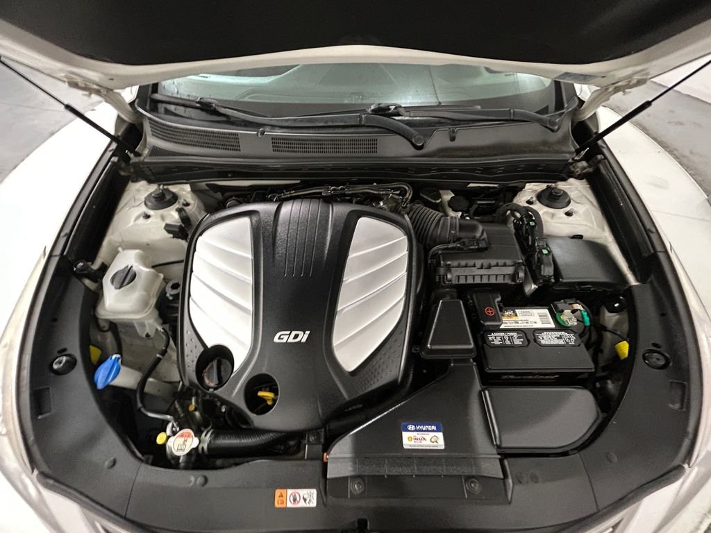 Used 2016 White Hyundai Limited image 21
