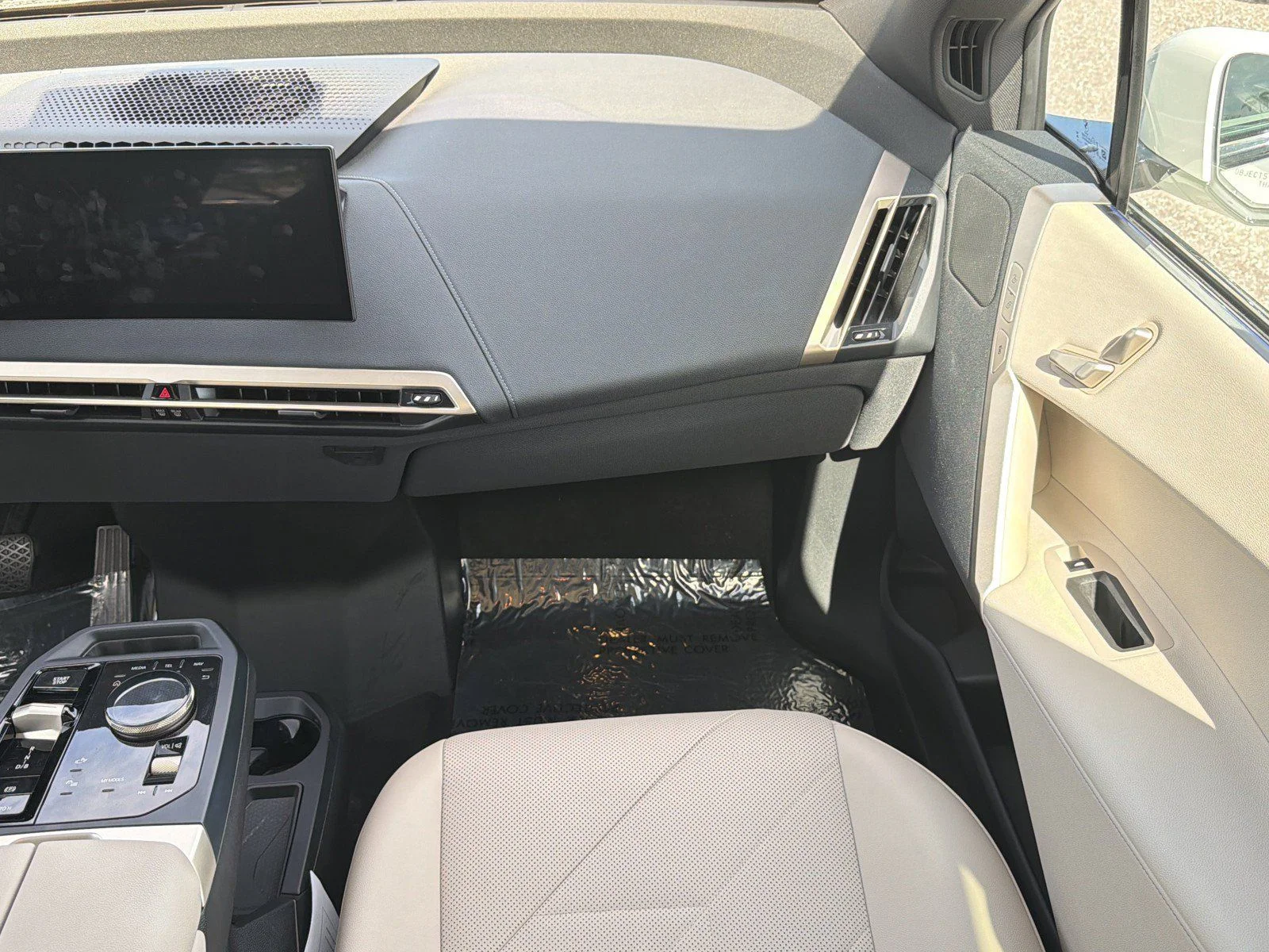 2023 BMW iX Base - Photo 17