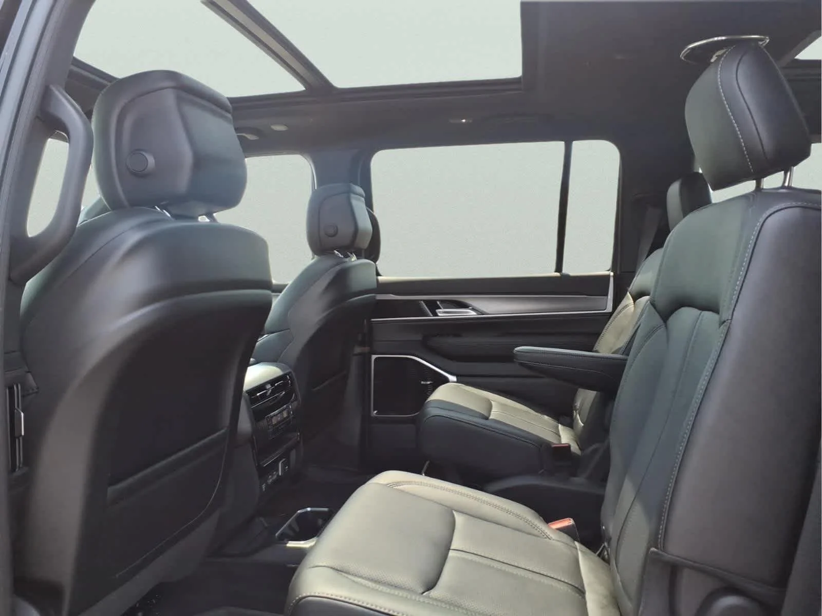 New 2026 High Gloss Black Jeep Limited Altitude image 15