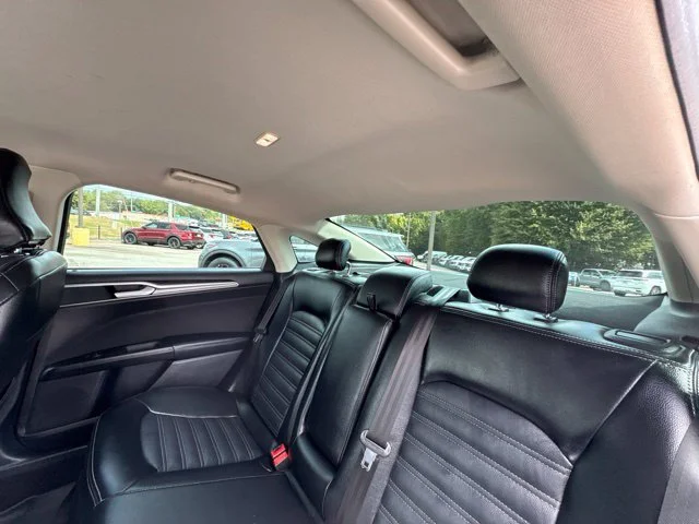 Used 2019 Black Ford SE image 31