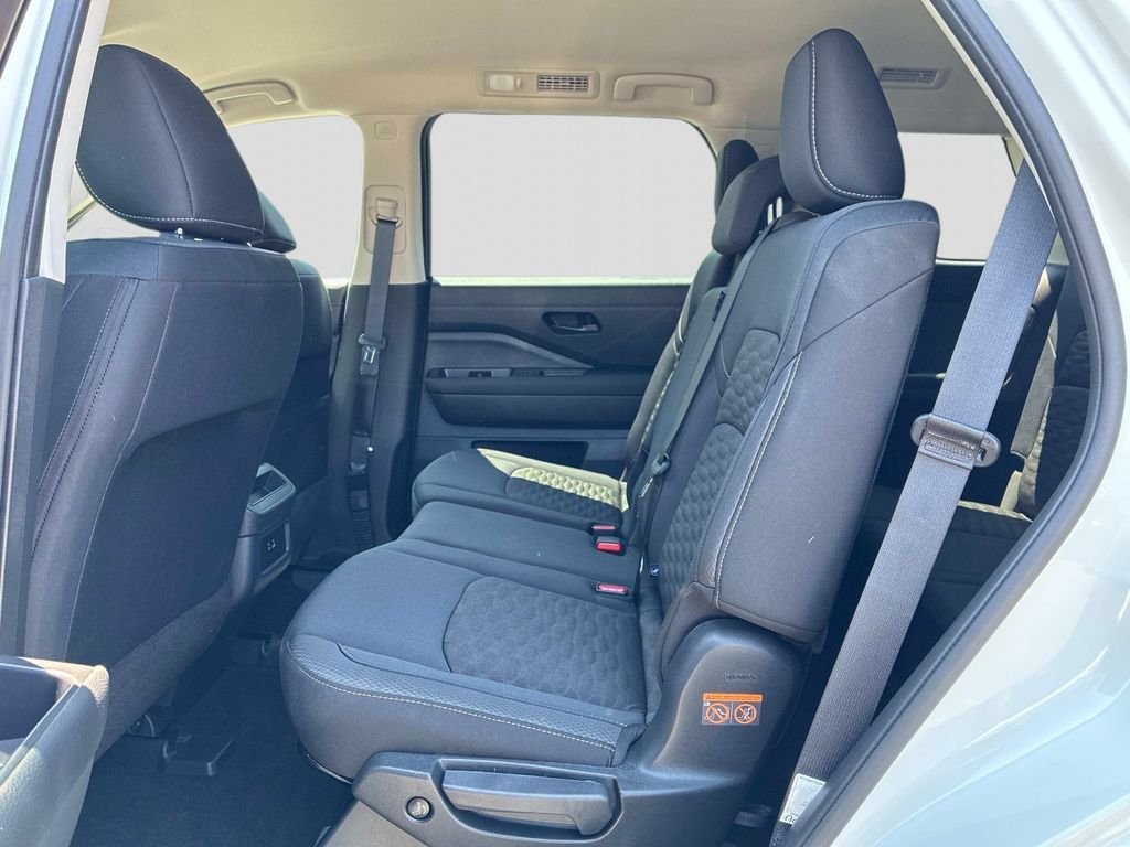 Used 2025 White Nissan S image 14