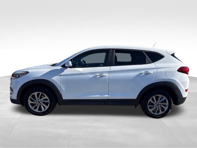 Used 2016 White Hyundai SE image 2