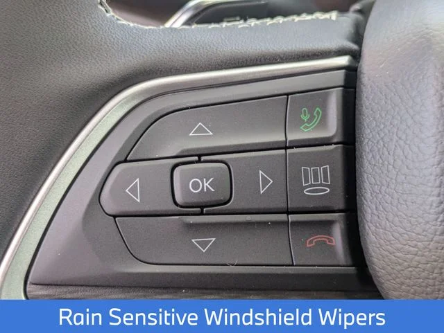 New 2025 White Jeep Laredo image 17