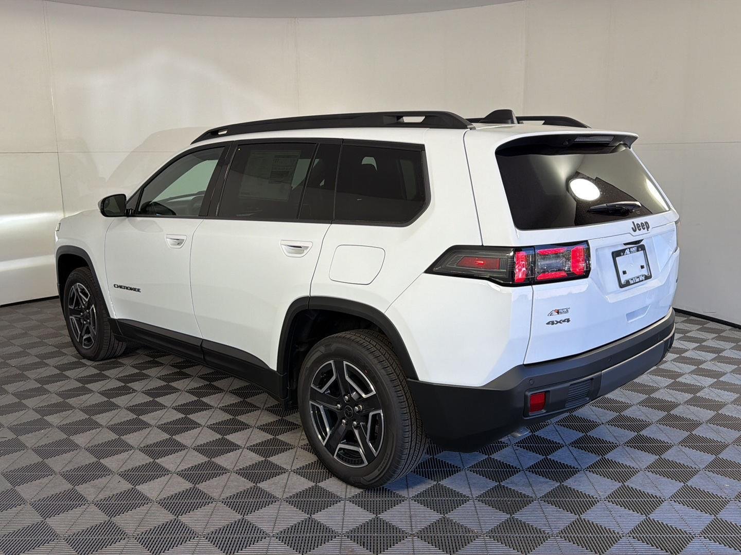 New 2026 Bright White Clear-Coat Exterior Paint Jeep Laredo image 6