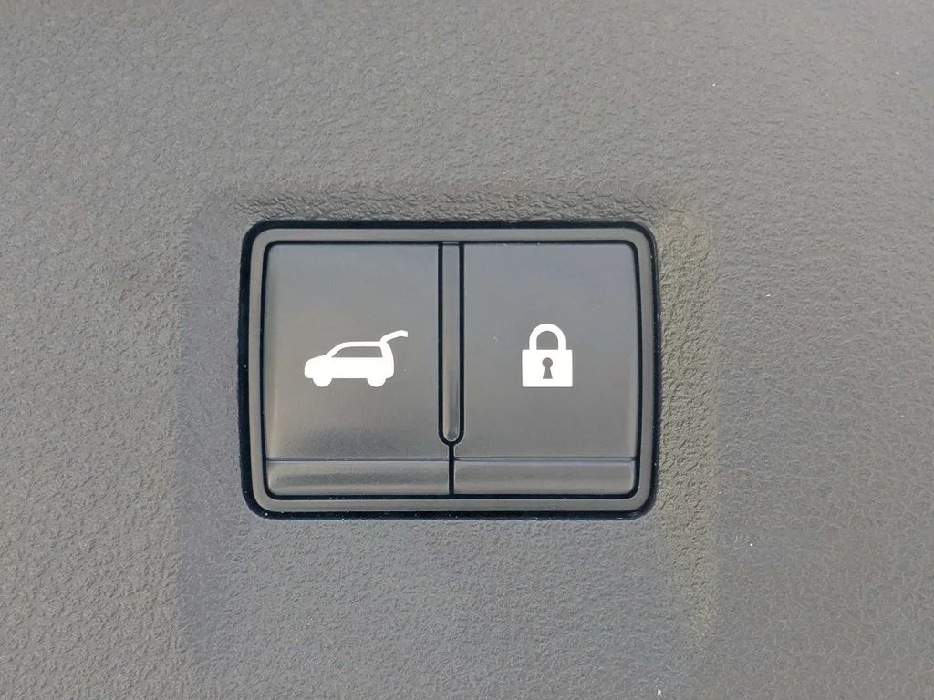 Used 2023 Gray INFINITI Sensory image 12