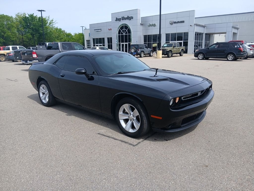 2023 Dodge Challenger SXT Auto's photo