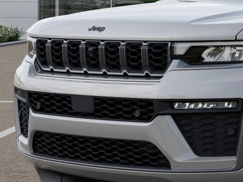 New 2026 Silver Zynith Exterior Paint Jeep Limited image 12