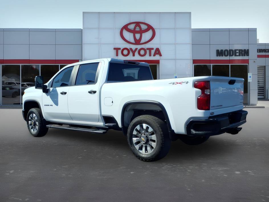 Used 2024 Summit White Chevrolet Custom image 3