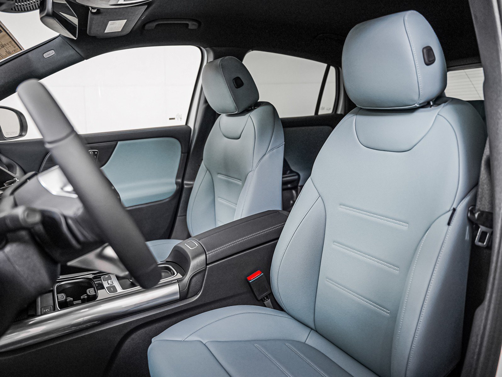 New 2026 Polar White Mercedes-Benz GLA 250 image 8