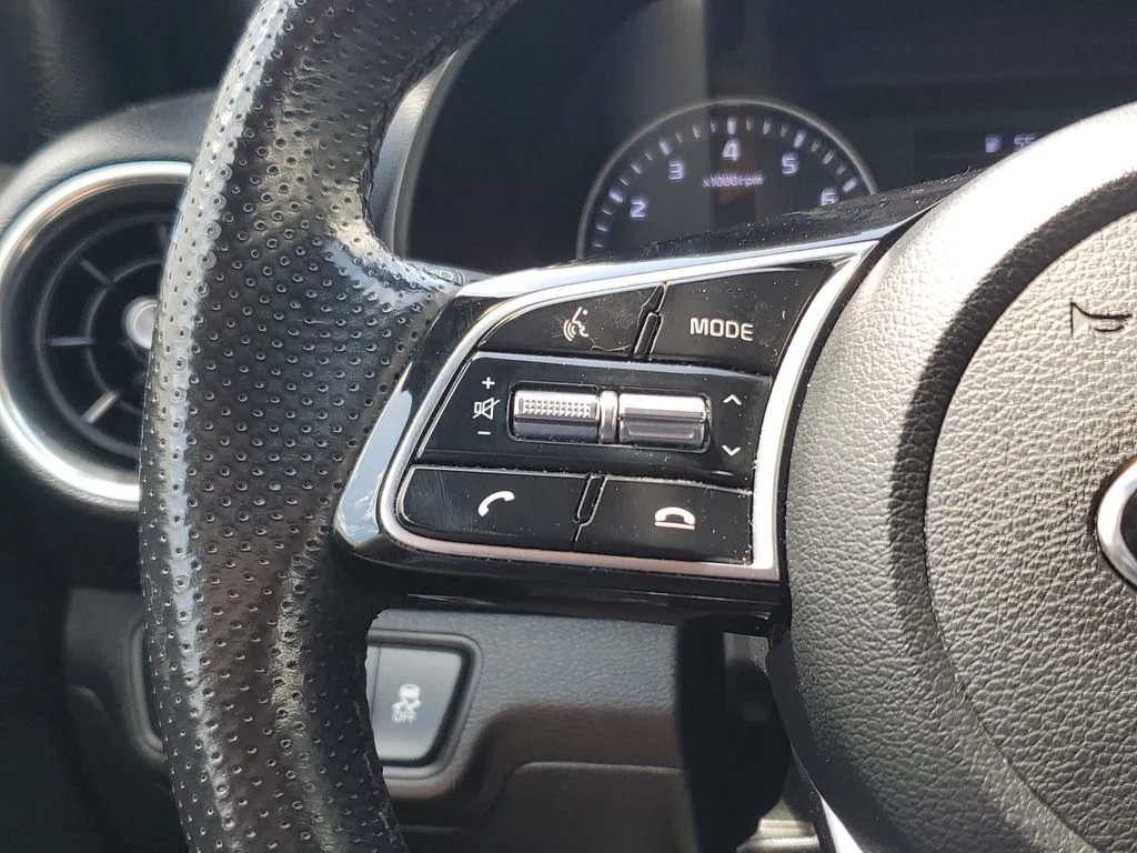 Used 2021 White Kia GT-Line image 25