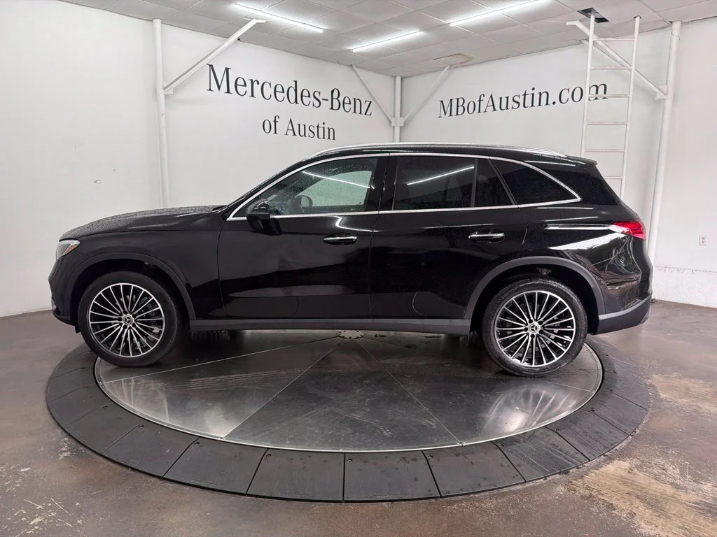 New 2027 Black Mercedes-Benz GLC 300 image 4