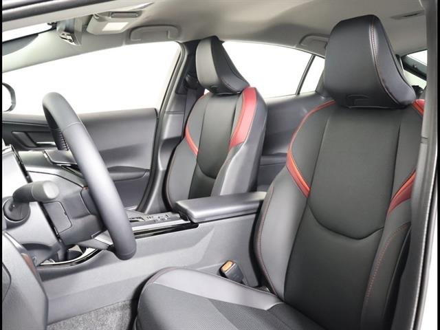 2026 Toyota Prius Plug-in Hybrid XSE Premium - Photo 8