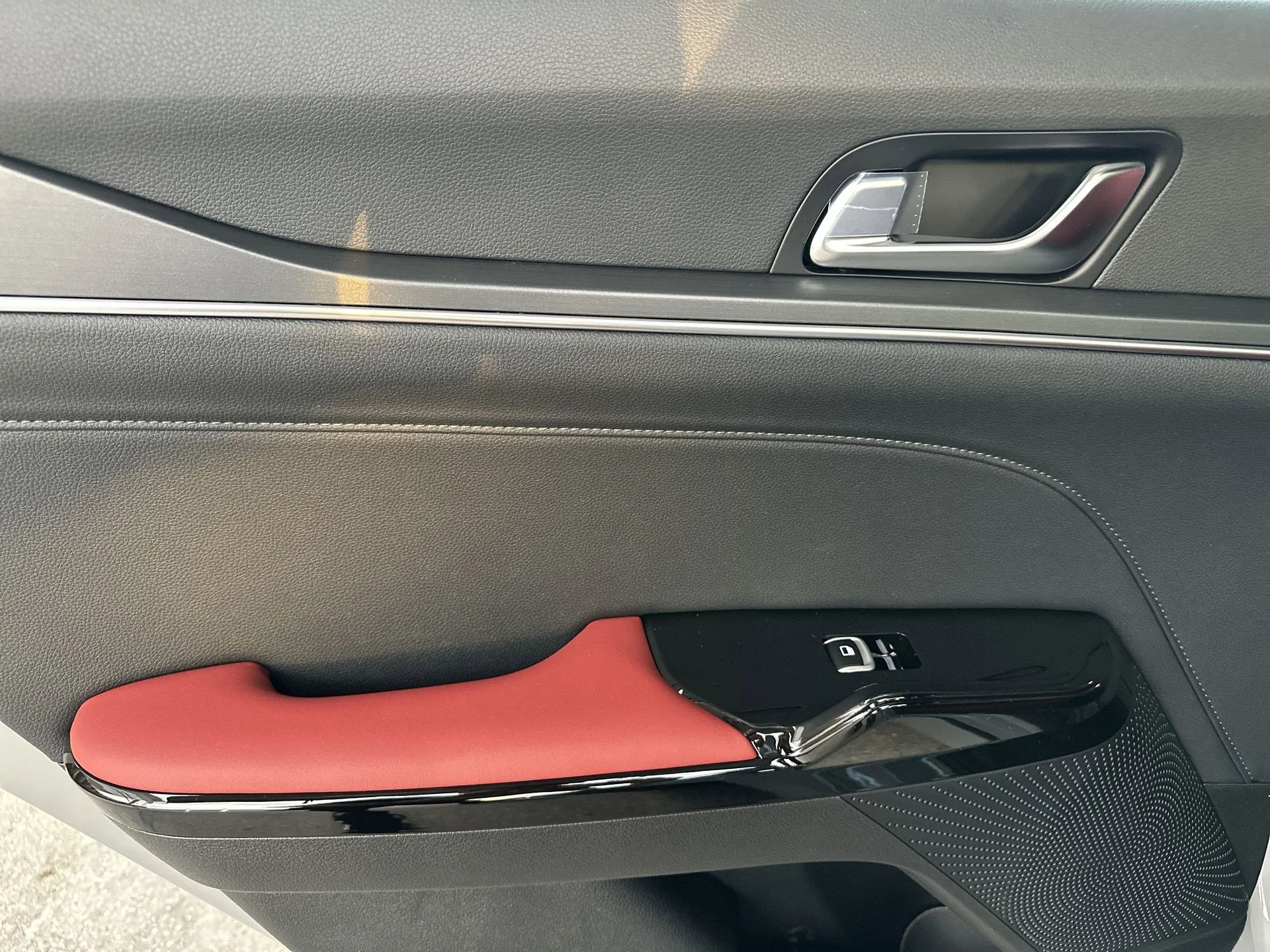 New 2026 Snow White Pearl Kia GT-Line FWD image 29