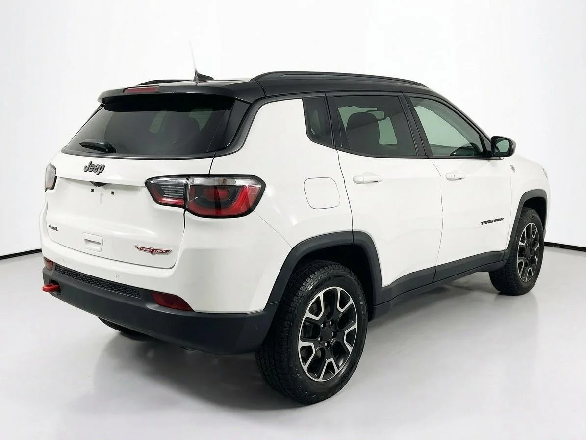 Used 2024 Bright White Clearcoat Jeep Trailhawk image 11