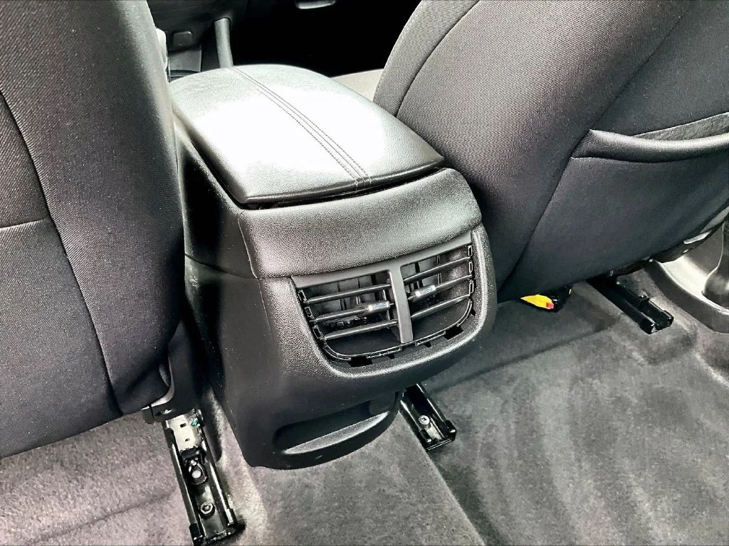 Used 2024 Summit White Chevrolet LT image 26