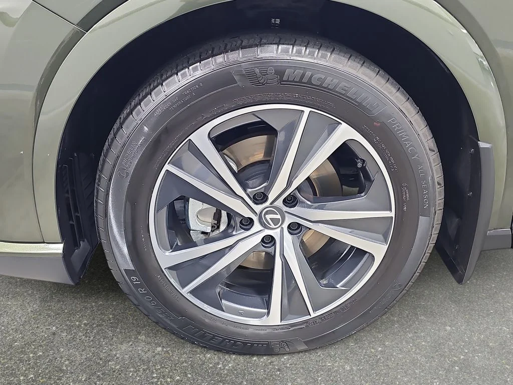 Certified Used 2023 Green Lexus 350h Premium image 34