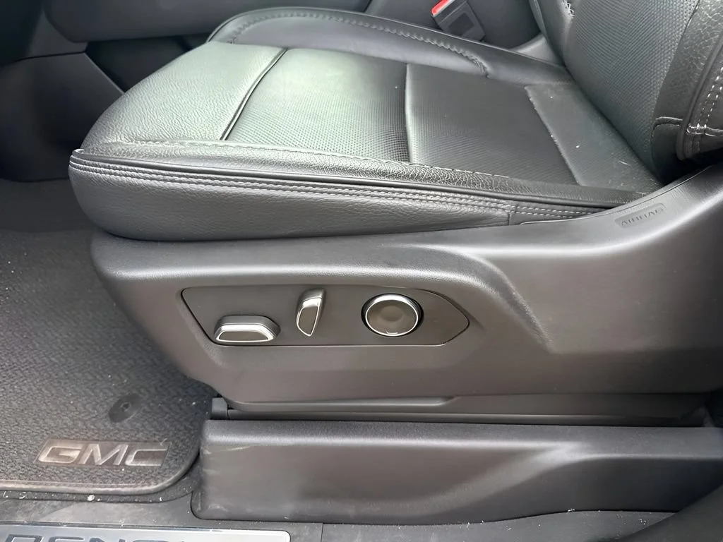 Used 2024 Onyx Black GMC Denali image 9