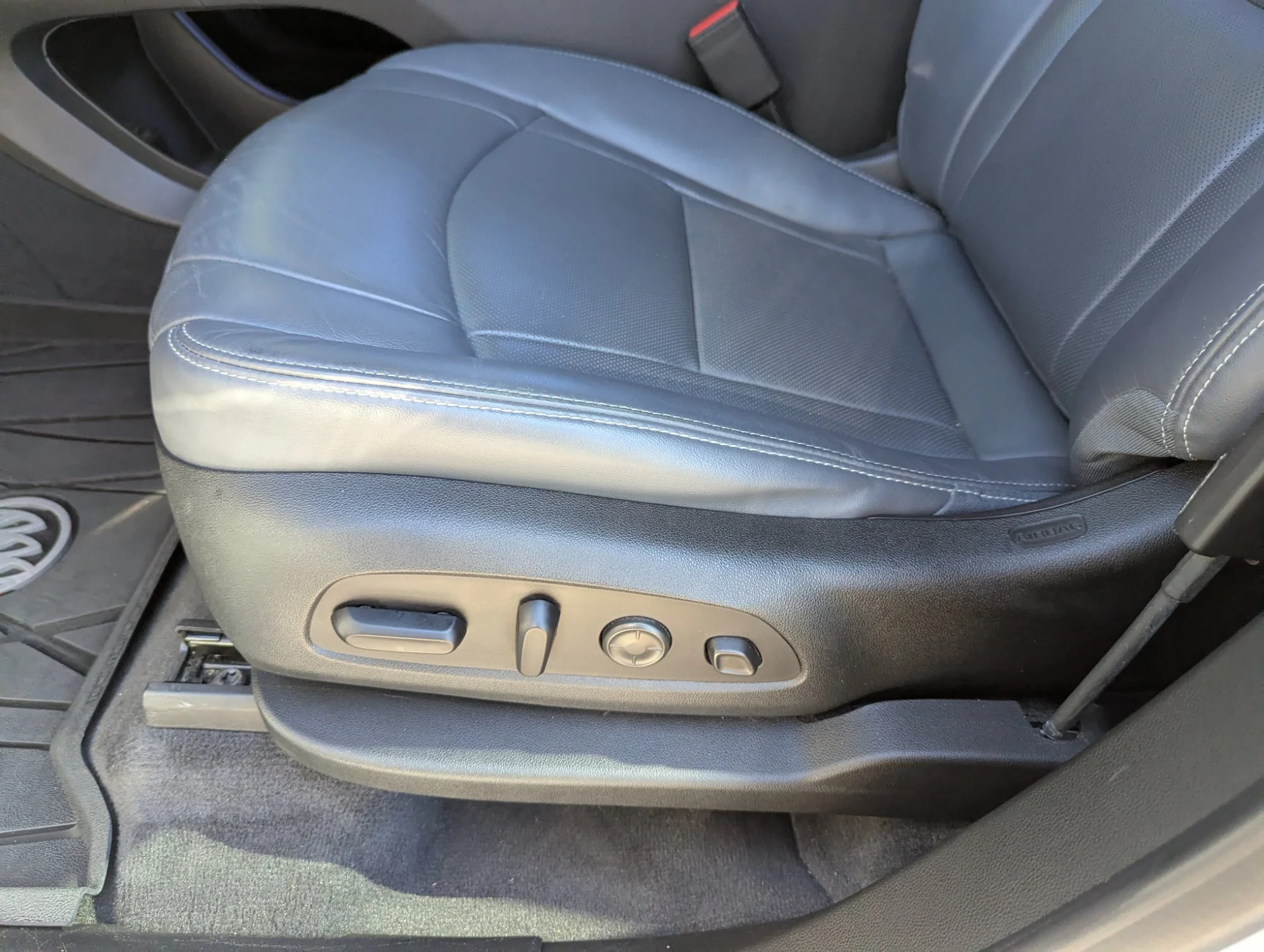 Used 2020 Quicksilver Metallic Buick Premium image 23
