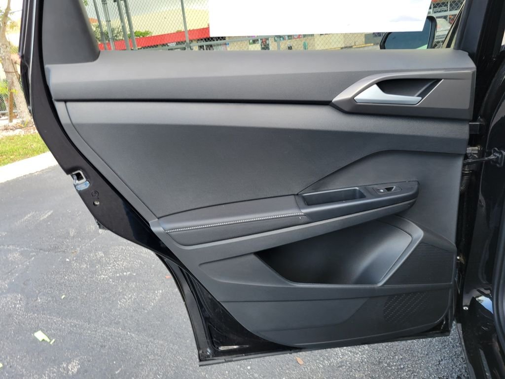New 2026 Black Volkswagen 1.5T SE Black image 9