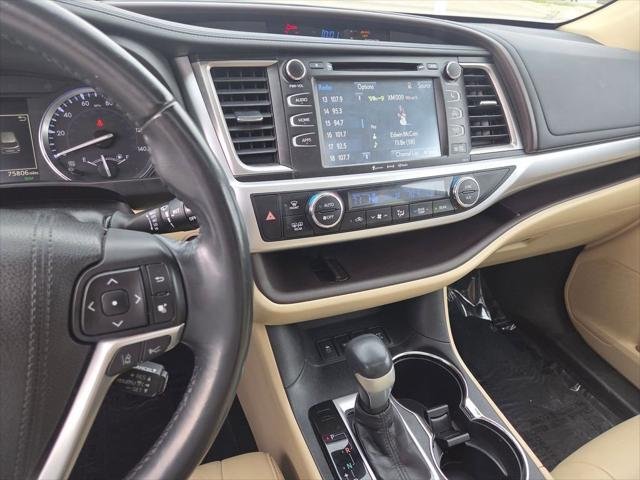 Certified Used 2017 ALUMINA JADE METAL Toyota  image 35