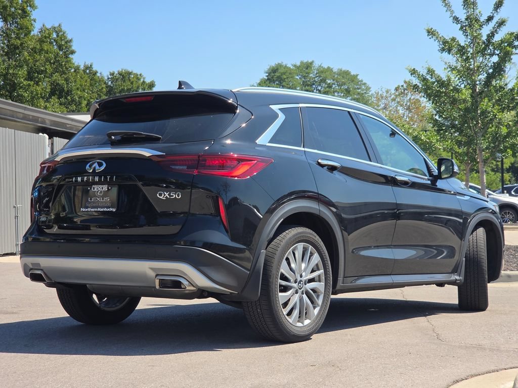 Used 2025 Black Obsidian INFINITI LUXE image 31