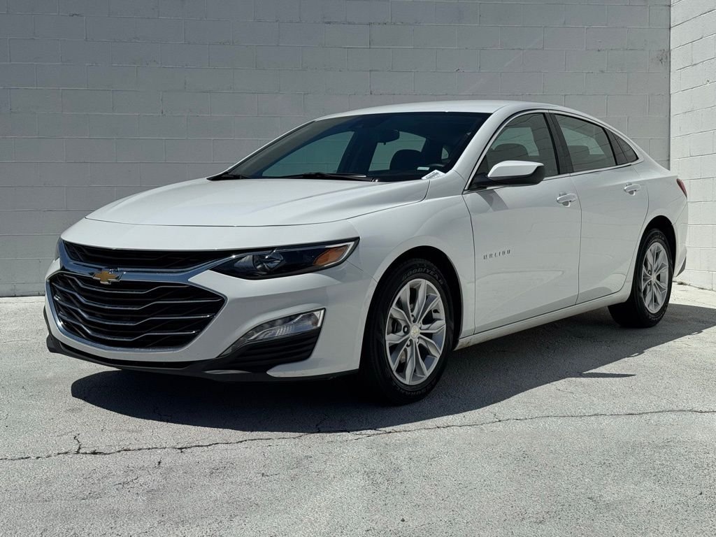 Used 2025 White Chevrolet LT image 9